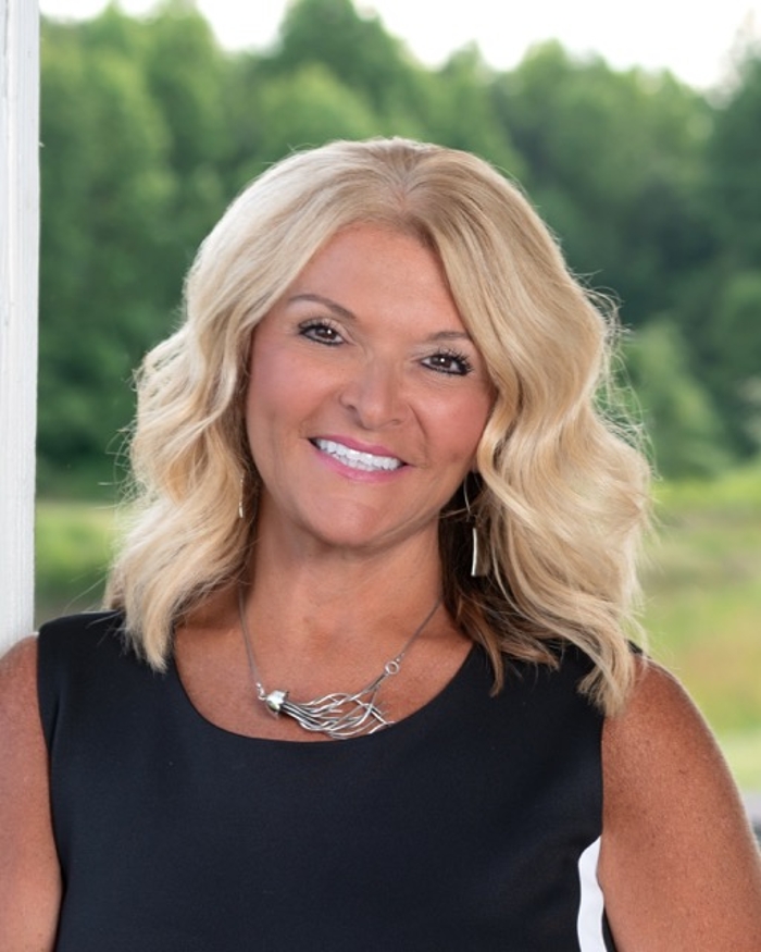 Photo of Pam Price